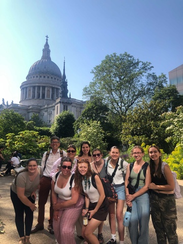 Students on the Shakespeare's England faculty-led program in front of cathedral 