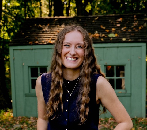 Laura Rollinger headshot