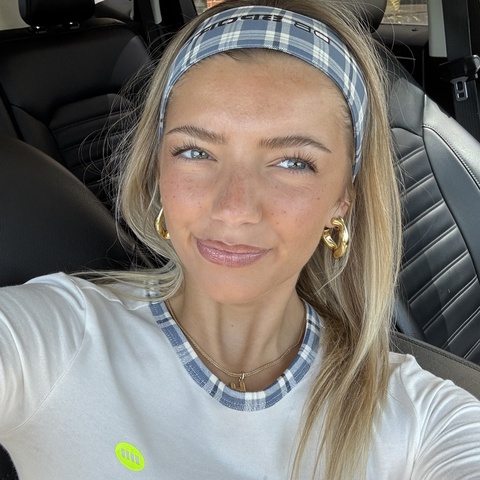 Halle Weber Portrait