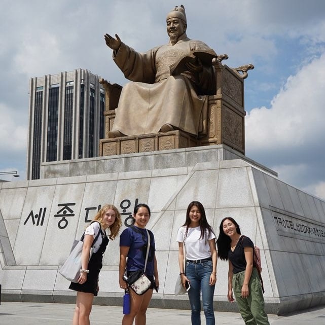 Students exploring Seoul! We found King Sejong!