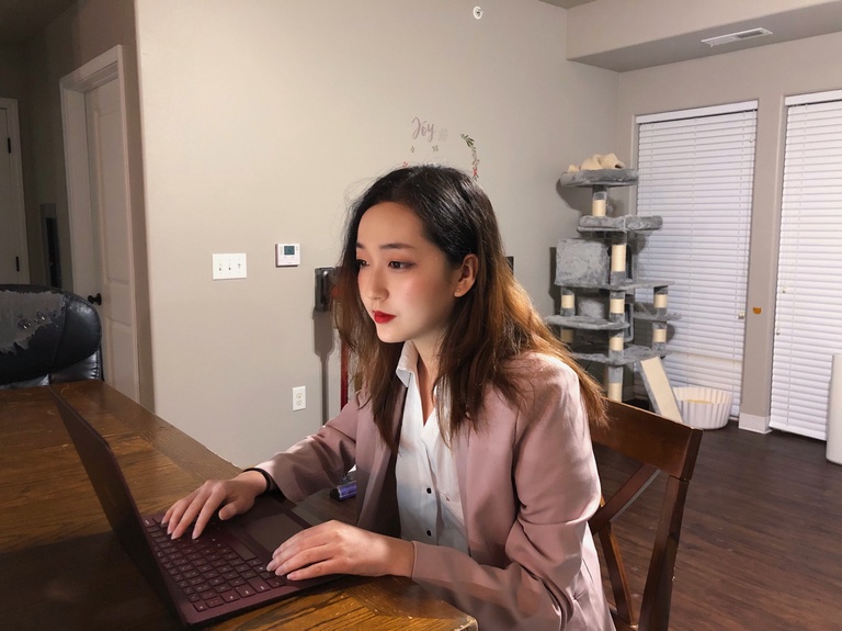 Jiamin Xu, UI student pursuing a BBA degree in finance, completed a virtual internship at the Leonardo Group in Rome, Italy