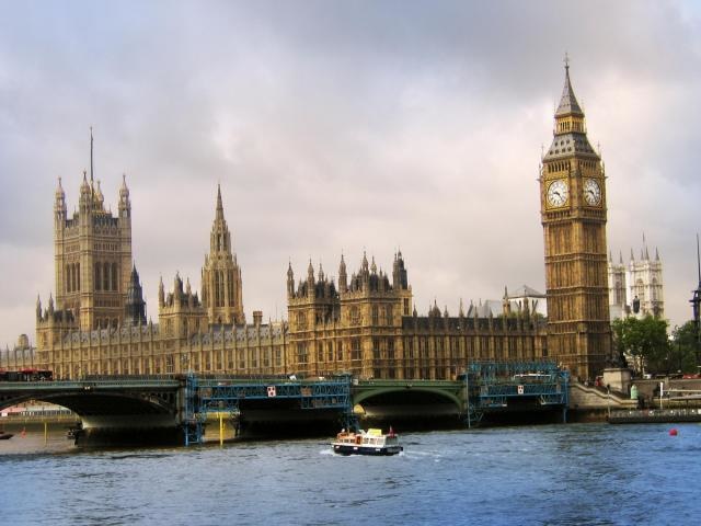 The Palace of Westminster, viewed from the Thames. The London Law Program comprises 10 days of coursework and tours of important British law locations such as Parliament and the United Kingdom Supreme Court. Photo by AYLA87, courtesy of RGBStock.