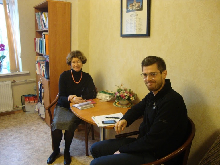 Professor Olga Kuznetsova, Head of the Family Medicine Department at NWSMU discussing research project with Dr James Jackson, resident in our department.