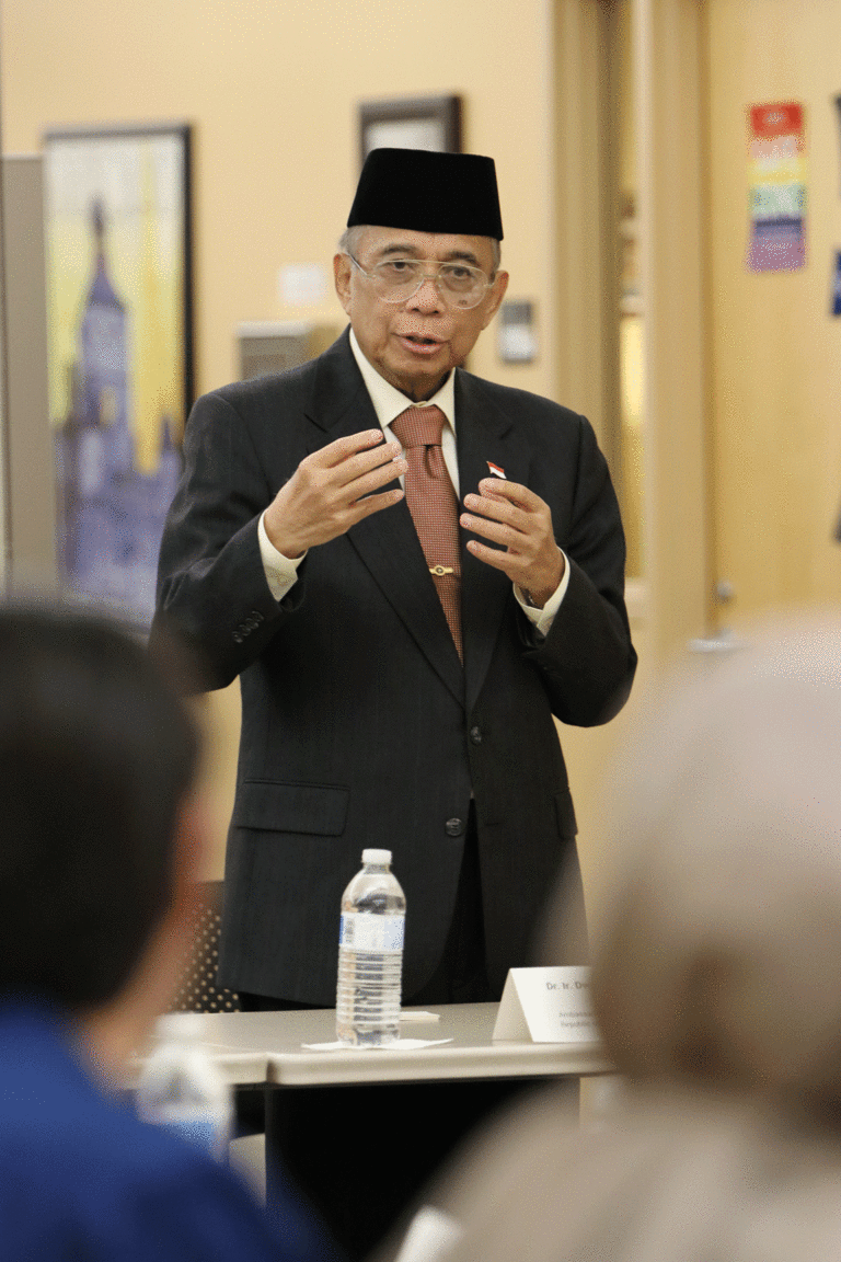 Ambassador Soesilo speaking