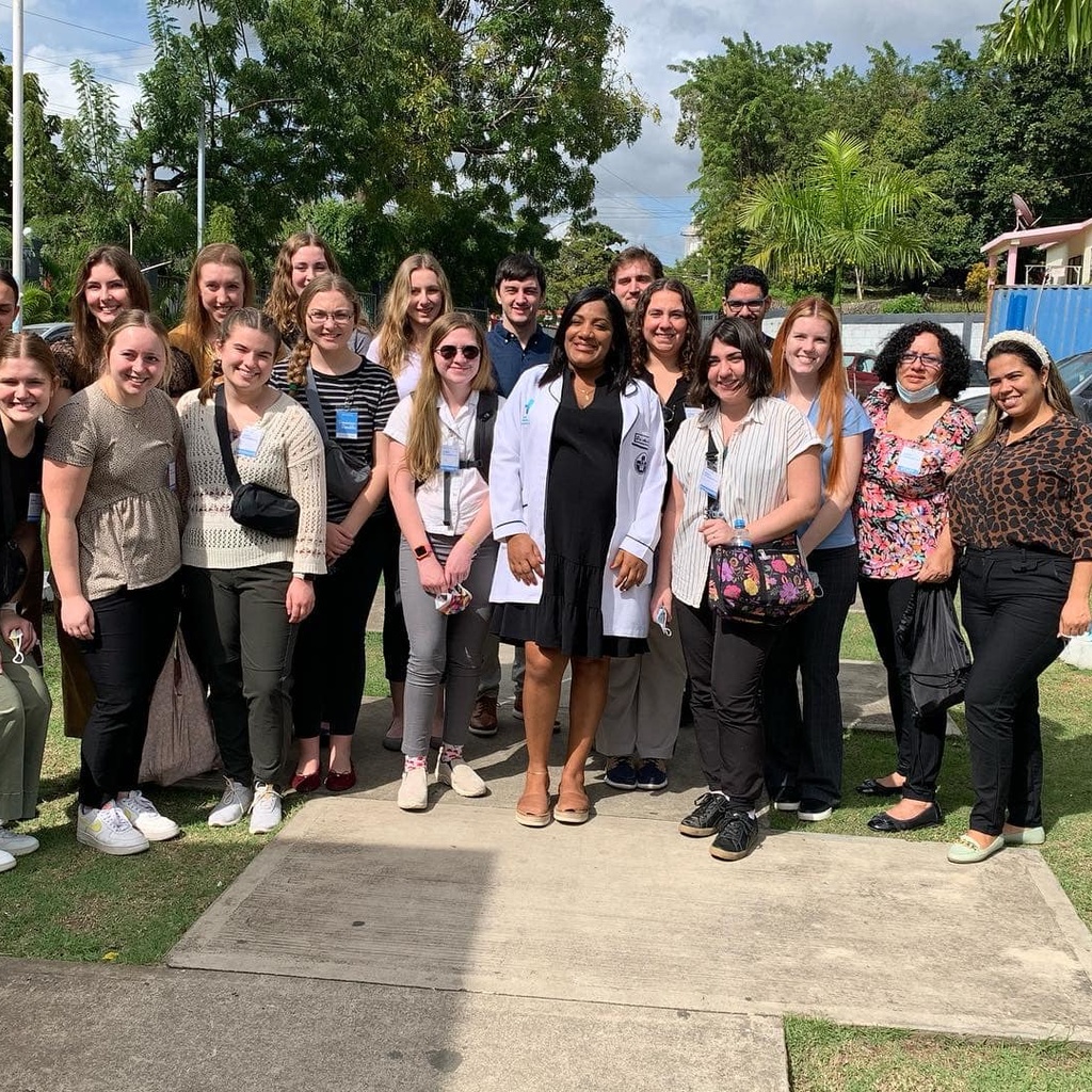 Students on the faculty-led program in the Dominican Republic