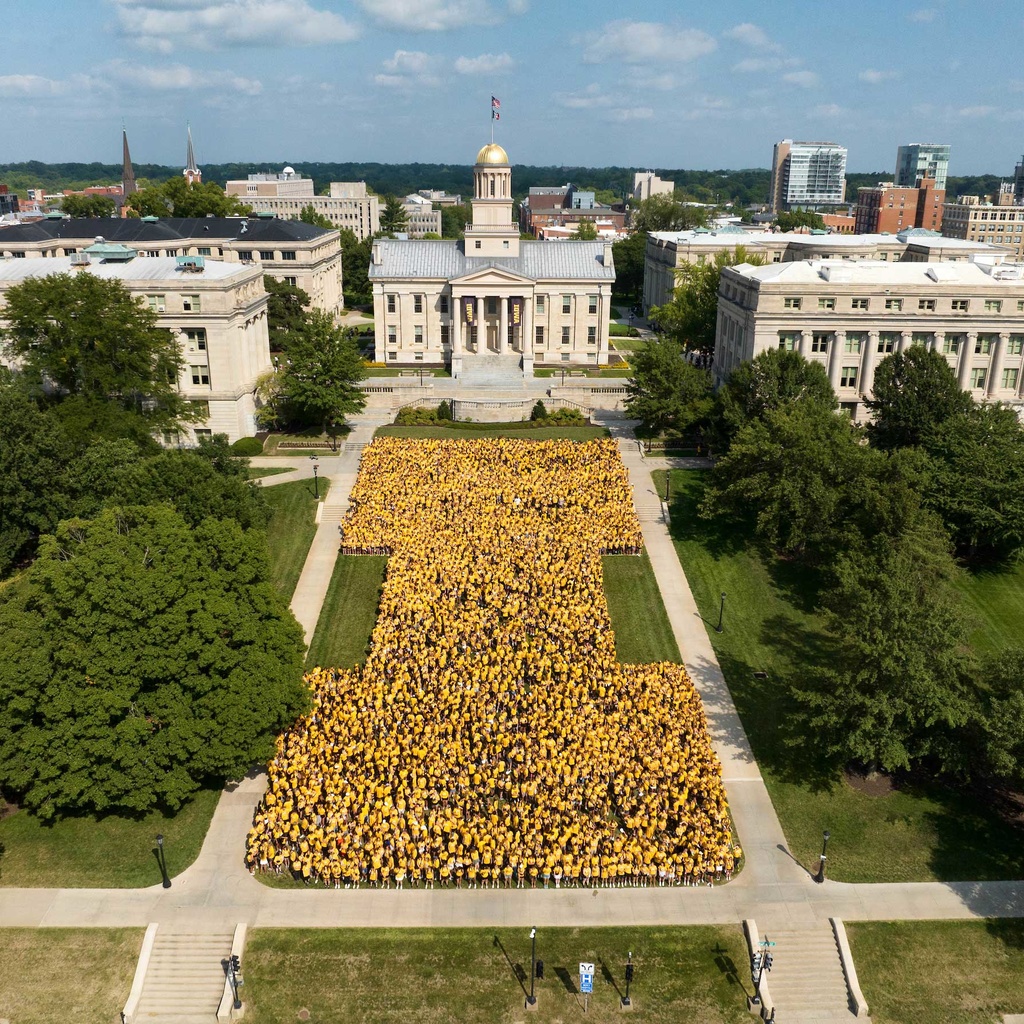 aerial view of large I made from class of 2027 students on the pentacrest