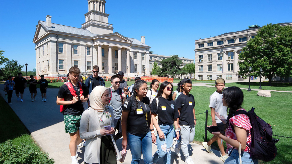 students in front of Old Capitol building
