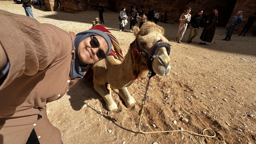 Maryam Mohammed selfie in front of a camel